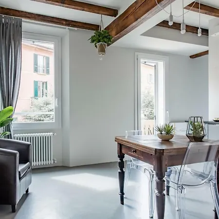 Charming Flat Righi Болонья